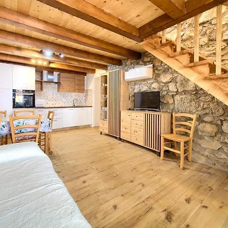 Kamena Villa Kornić