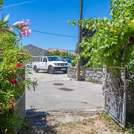 Kamena Villa Kornic